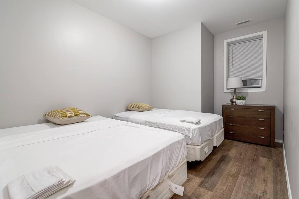 Suite 1 On Southport 4 Queen Beds Чикаго Экстерьер фото